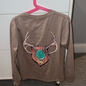 Properly tied long sleeve fall boys tee. Sz 7, great condition 🦌